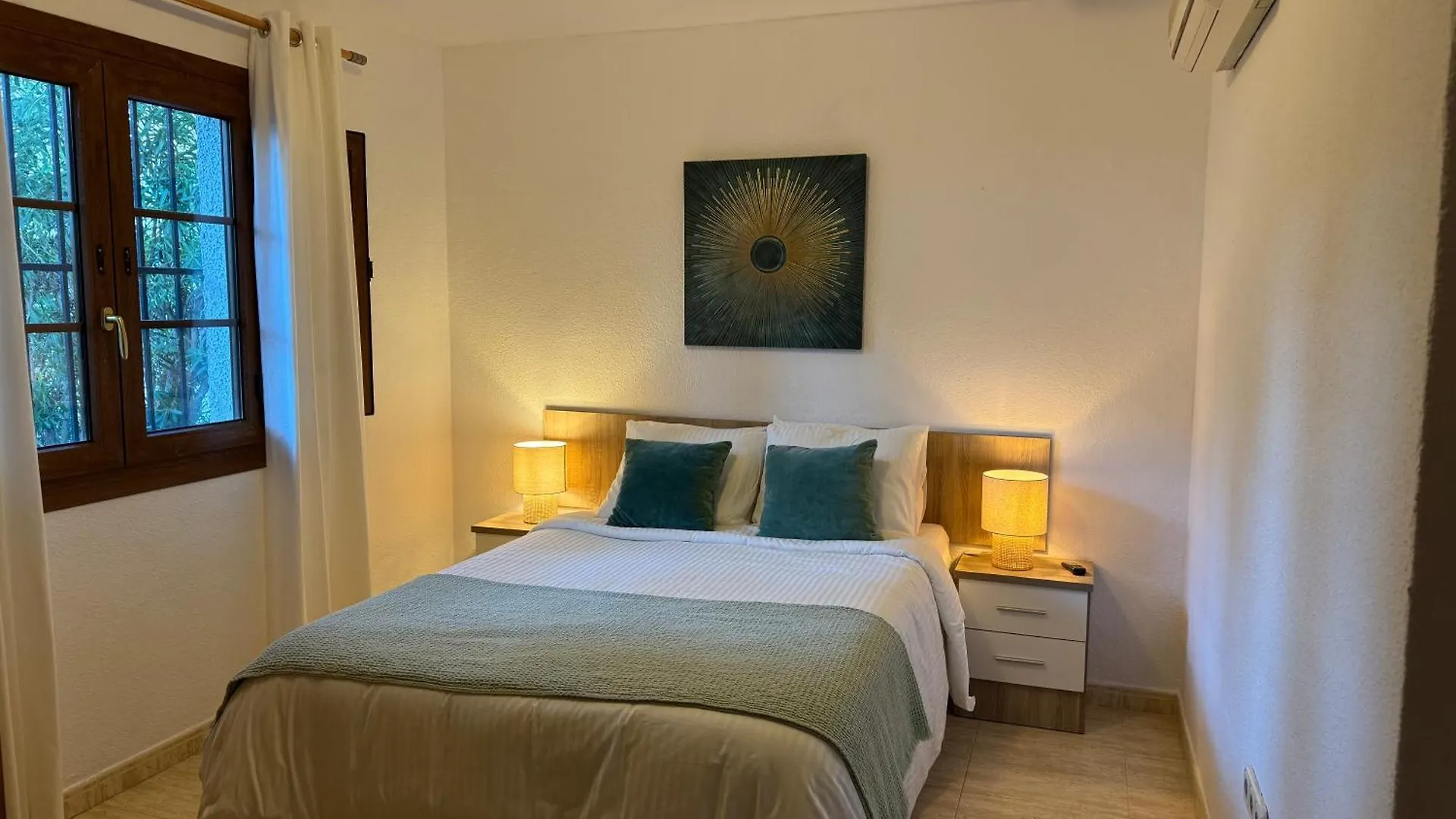 Sitio de Calahonda Casa Del Mar, Stunning Villa With Swimming Pool