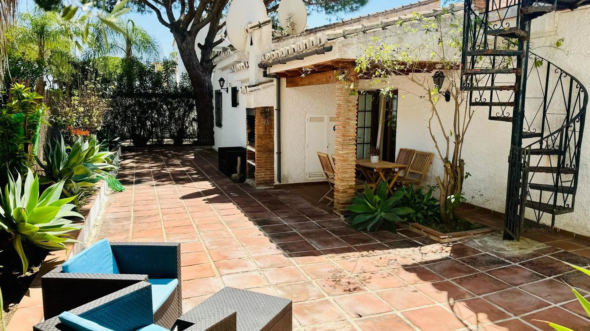 Sitio de Calahonda Casa Del Mar, Stunning Villa With Swimming Pool