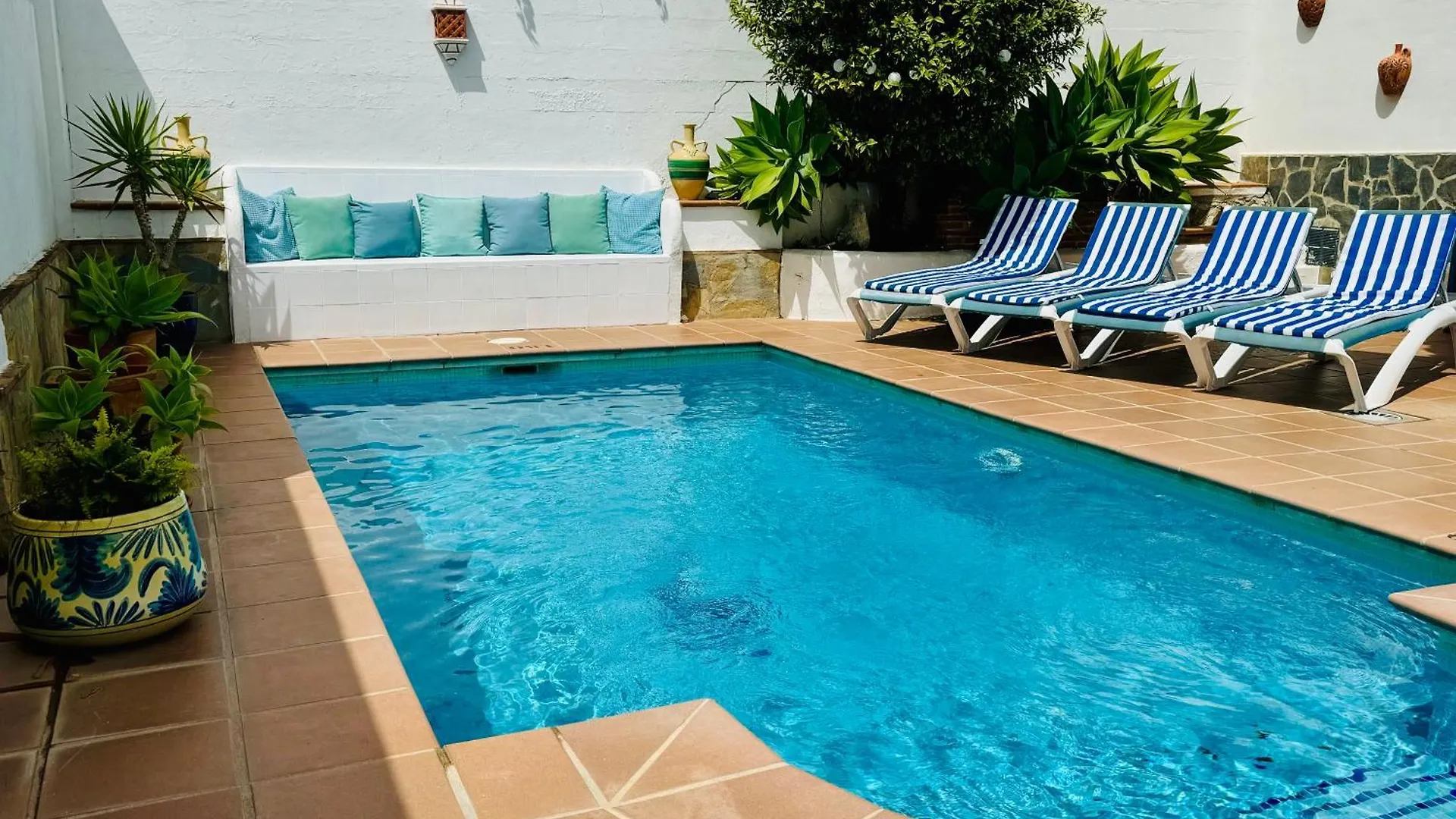 Sitio de Calahonda Casa Del Mar, Stunning Villa With Swimming Pool Sitio de Calahonda