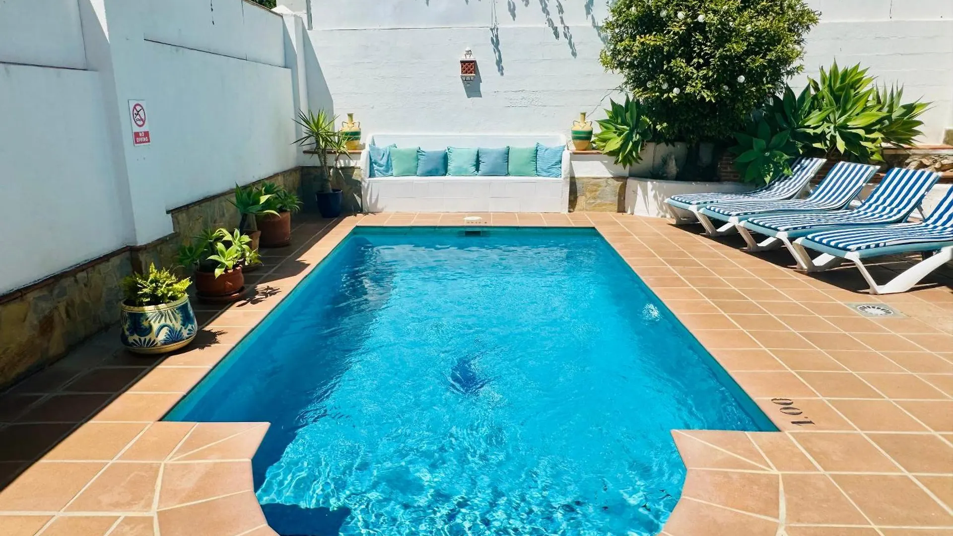 Sitio de Calahonda Casa Del Mar, Stunning Villa With Swimming Pool ספרד